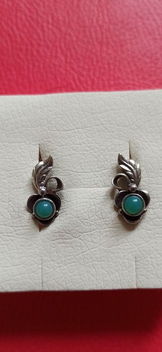 Серьги серебряные с нефритом