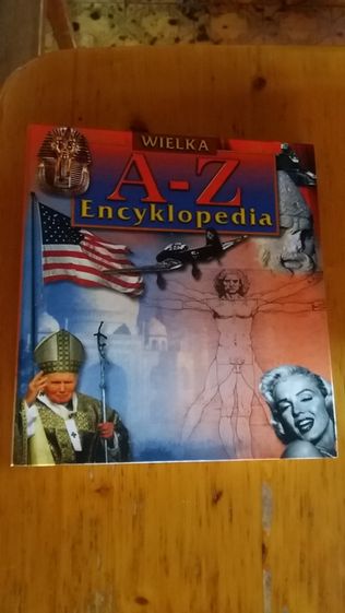 Wielka Encyklopedia A-Z - - - - 9 segregatorów