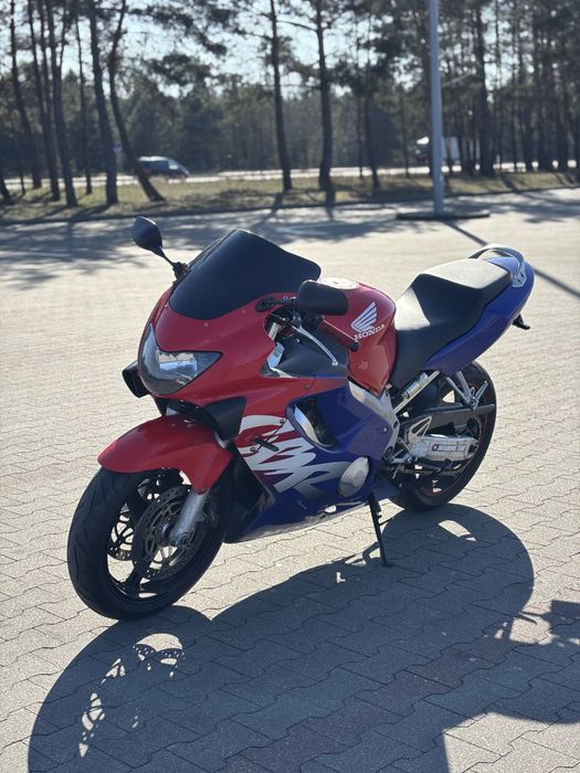 Honda CBR 600 F4 1999r PC35