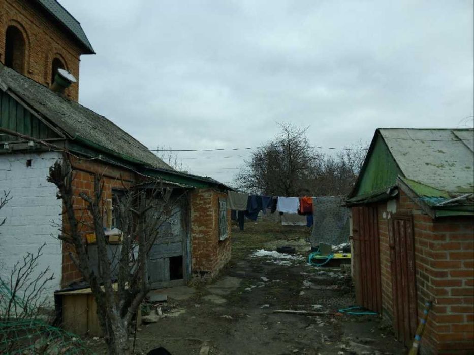 Частина будинку з окремим двором на Юрівці!