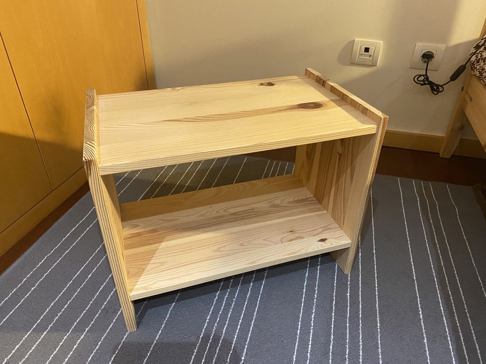 Mesa cabeceira madeira