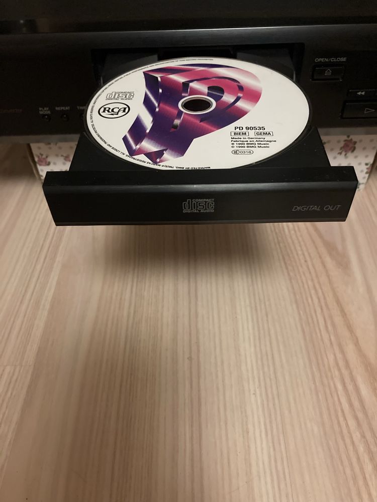 CD проигрователь SONY-CDP-XE210