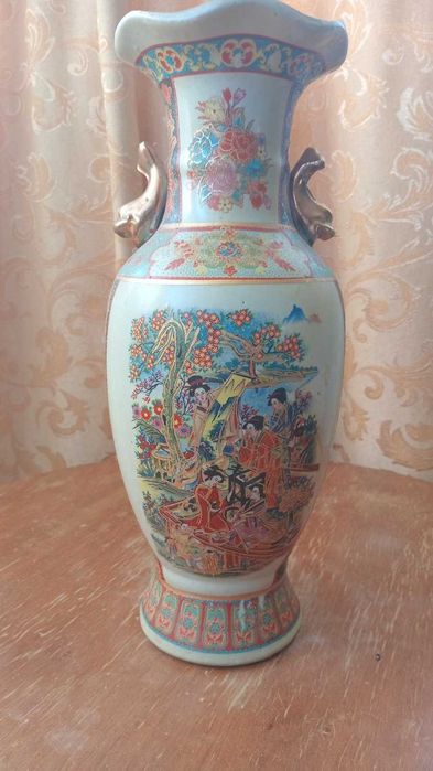 Ваза китайська з малюнком