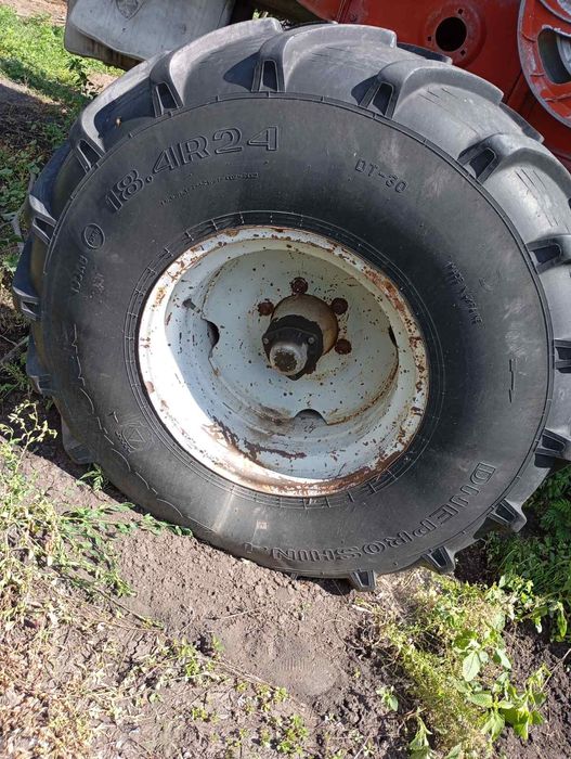 ПрПродам колесо до комбайна 18.4 R24