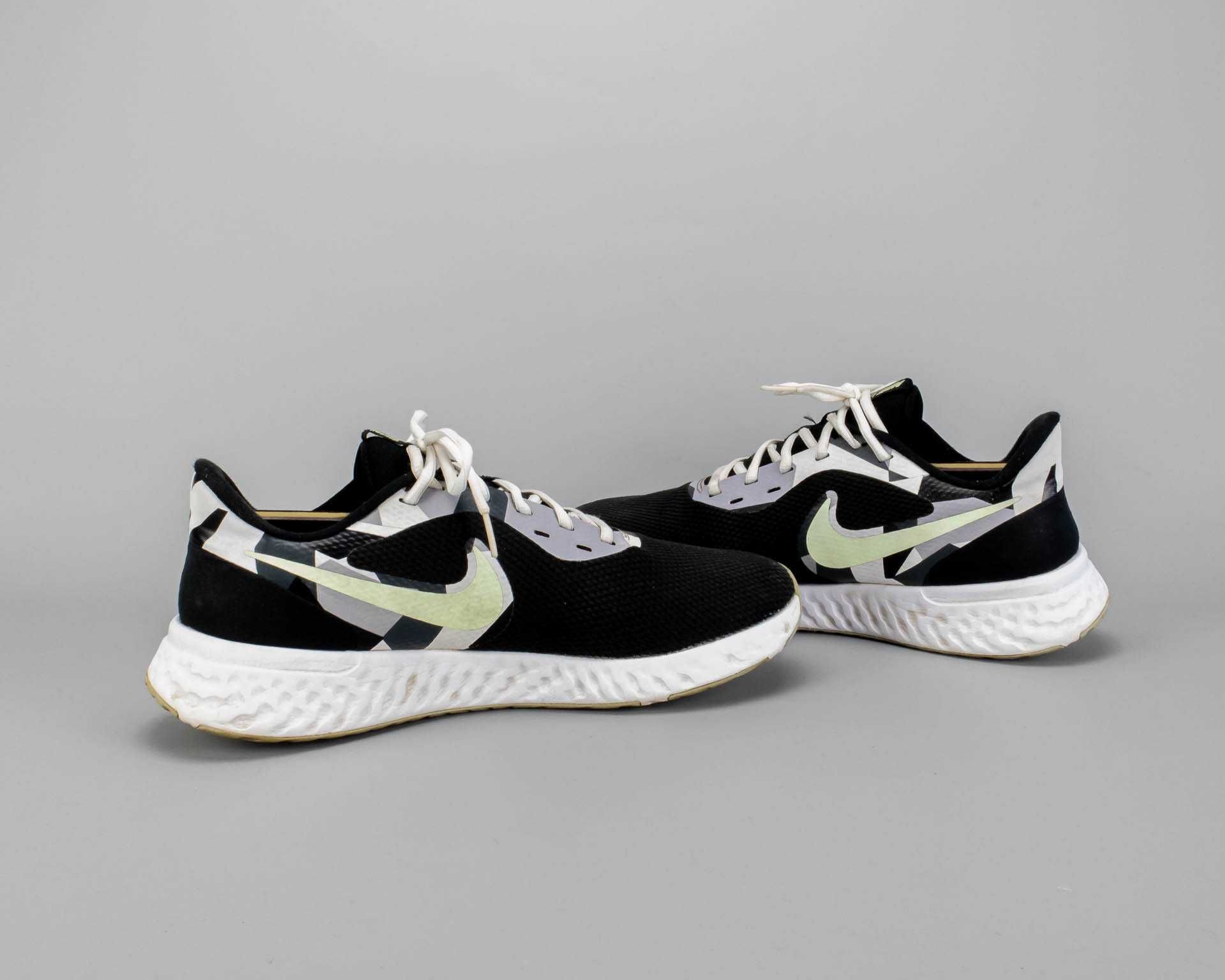 Крутые беговые кроссовки в сетку Nike Revolution 5.45 размер