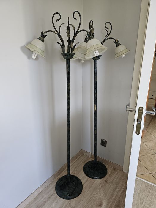 Lampy podłogowe stojące