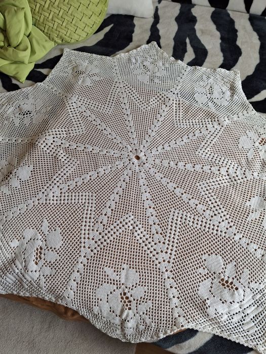 Toalha de renda em crochet feita à mão