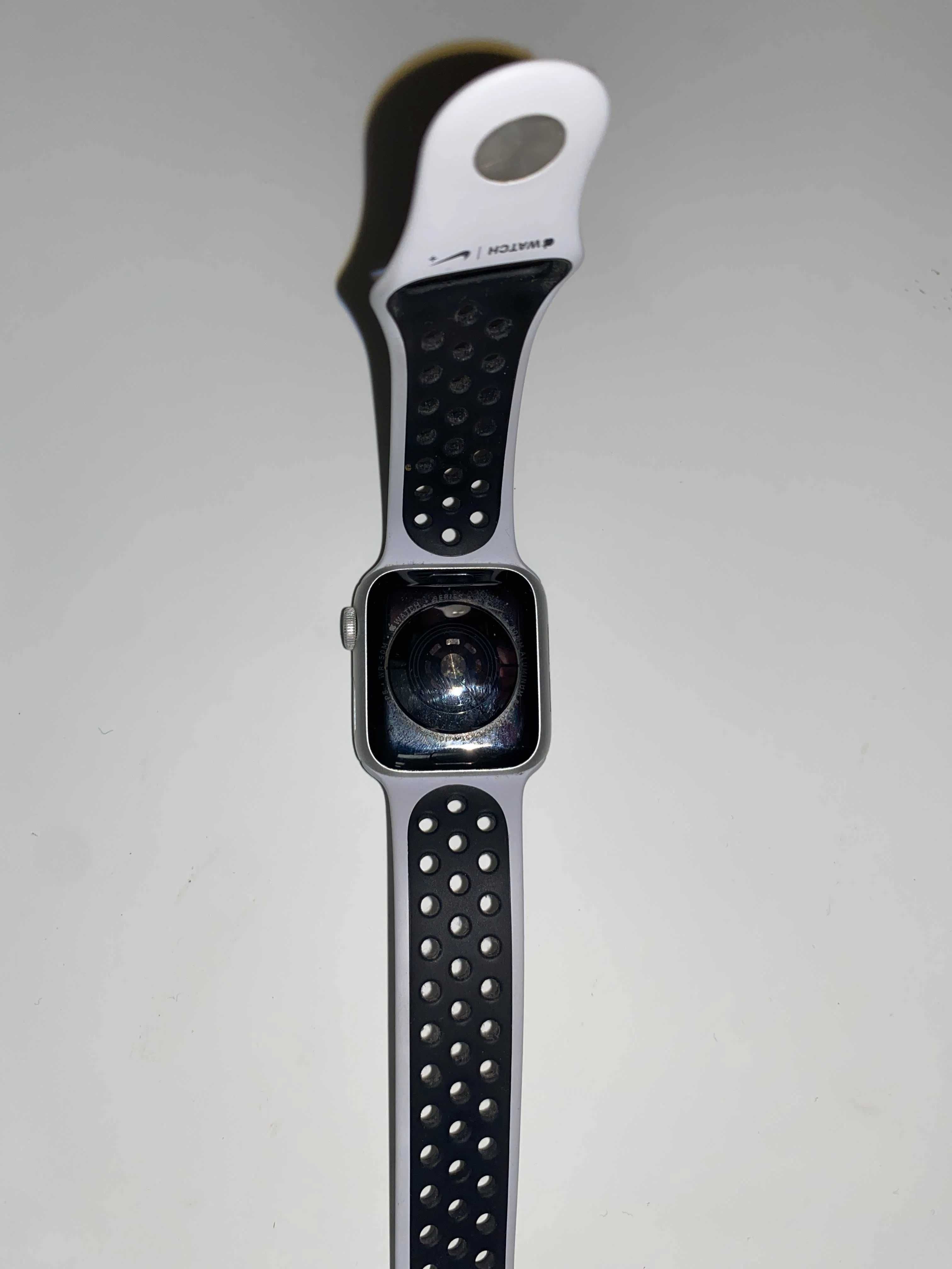 Smart Apple watch series 4 Uszkodzony