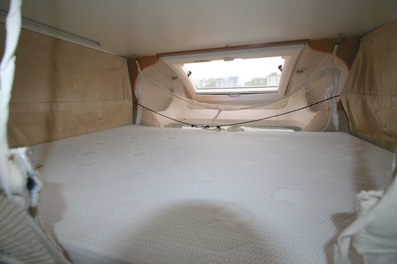 Challenger genesis 52  5 lugares Cama feita