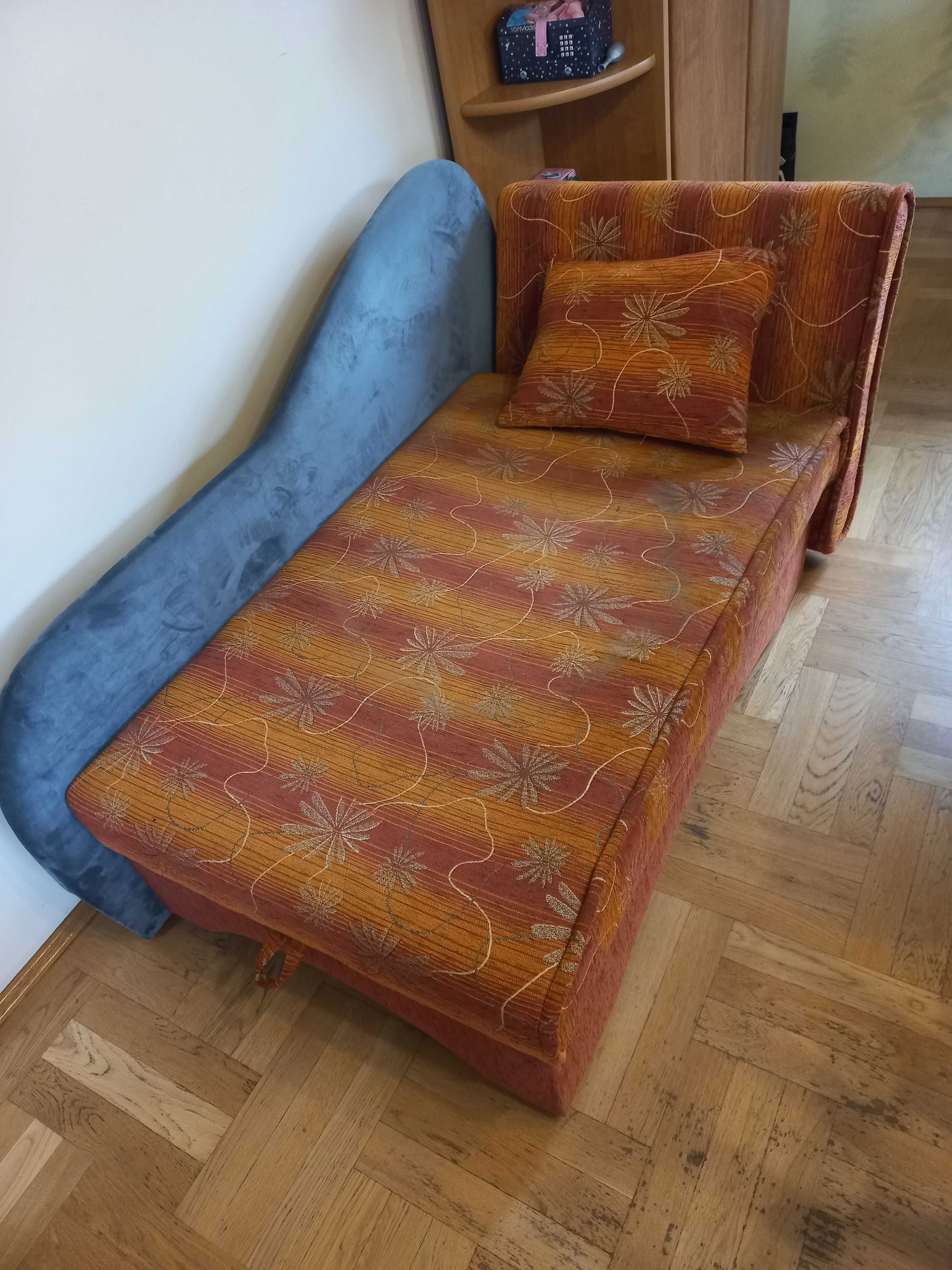 Łóżko młodzieżowe . Sofa