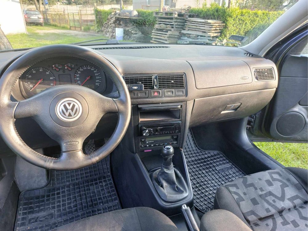 Volswagen golf 1.6 ładny stan