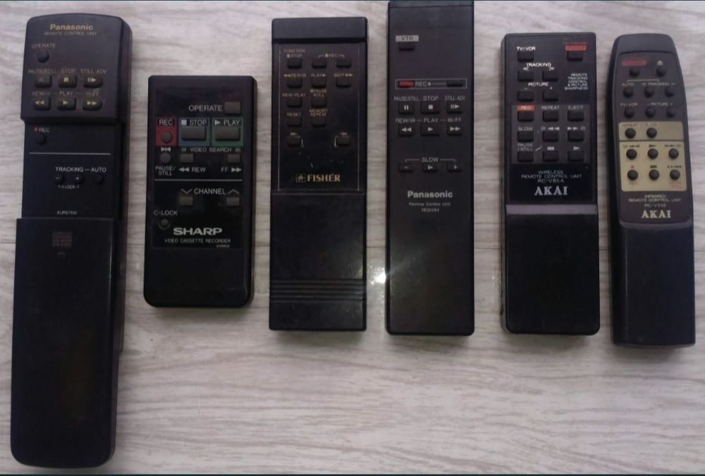 Пульты для техники (ретро коллекционные).