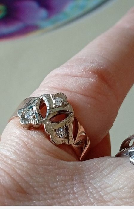 Шикарное Золотое кольцо с бриллиантами. СССР. Фото ВЖИВУЮ