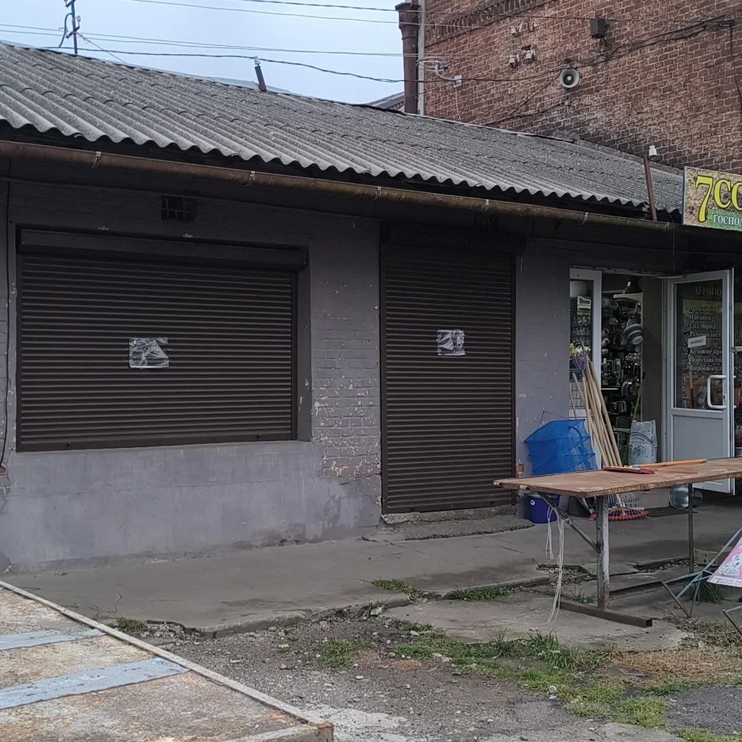 Продам комерційне приміщення 32 м 2 в місті Стрий в центральному ринку
