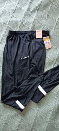 Spodnie dresowe Nike M nowe
