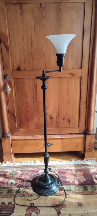 Lampa podłogowa w stylu vintage