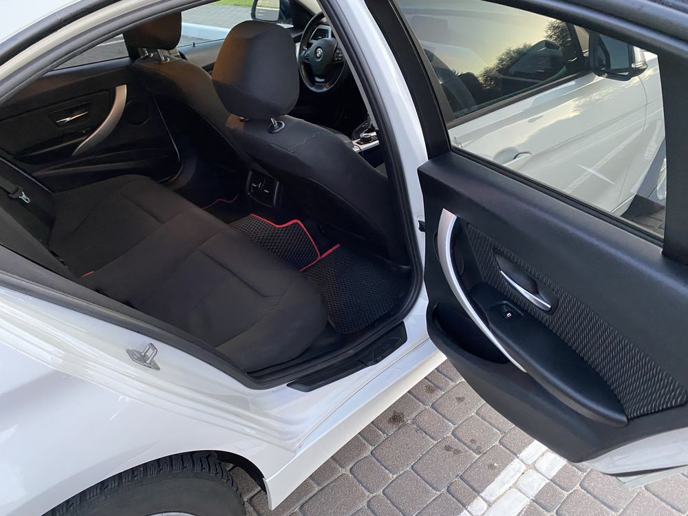 BMW f30 320i офіціал в рідній фарбі