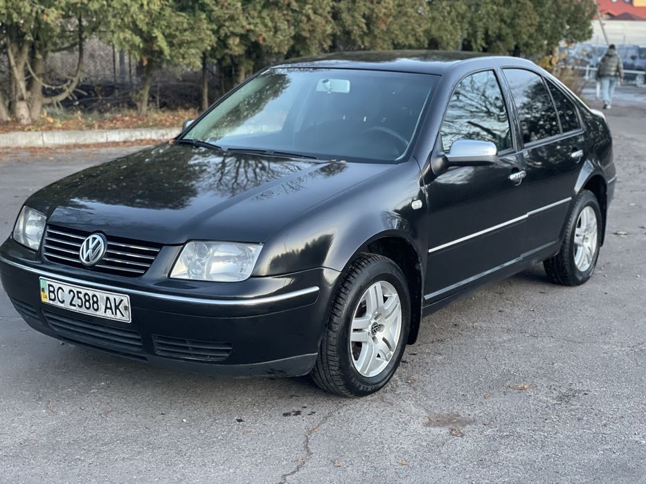 Продаю Volkswagen Bora 2002 рік 1.6 бензин