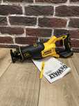 Сабельная пила Dewalt DCS382b