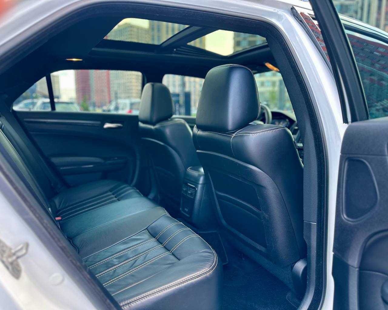Продаж Chrysler c300S
