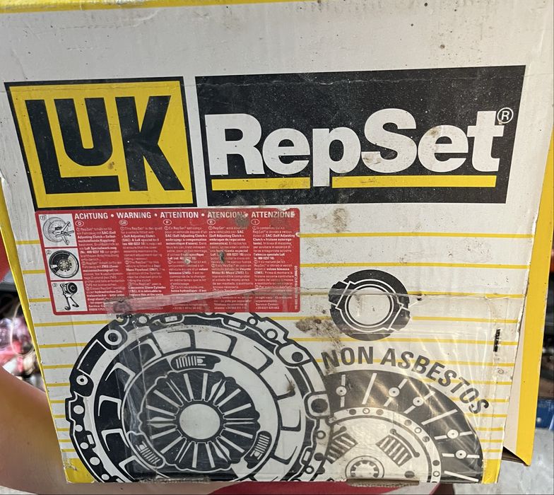 Щеплення, та тормозні диски  для Mescedes  є 2 диски все нове!