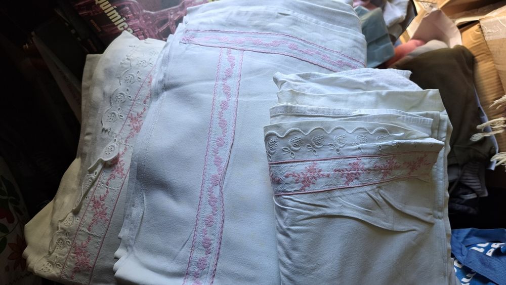 Lençóis algodão brancos renda e bordados