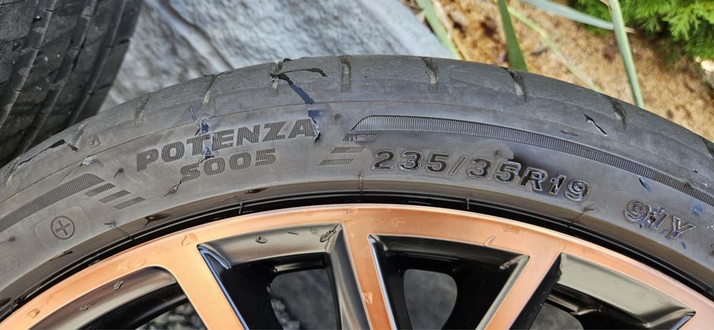 Bridgestone Potenza S005 235/35/19