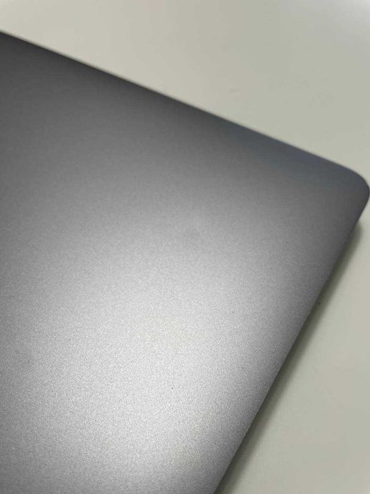 MacBook Pro 16" (2019) – Intel Core i9, 64 GB RAM