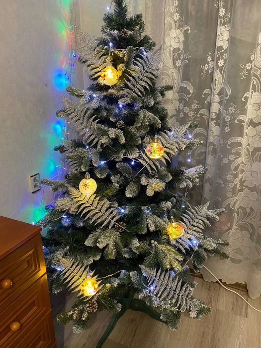 Декоративна ялинка