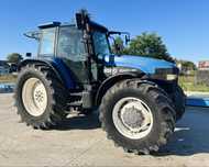 Ciągnik rolniczy New Holland 8560