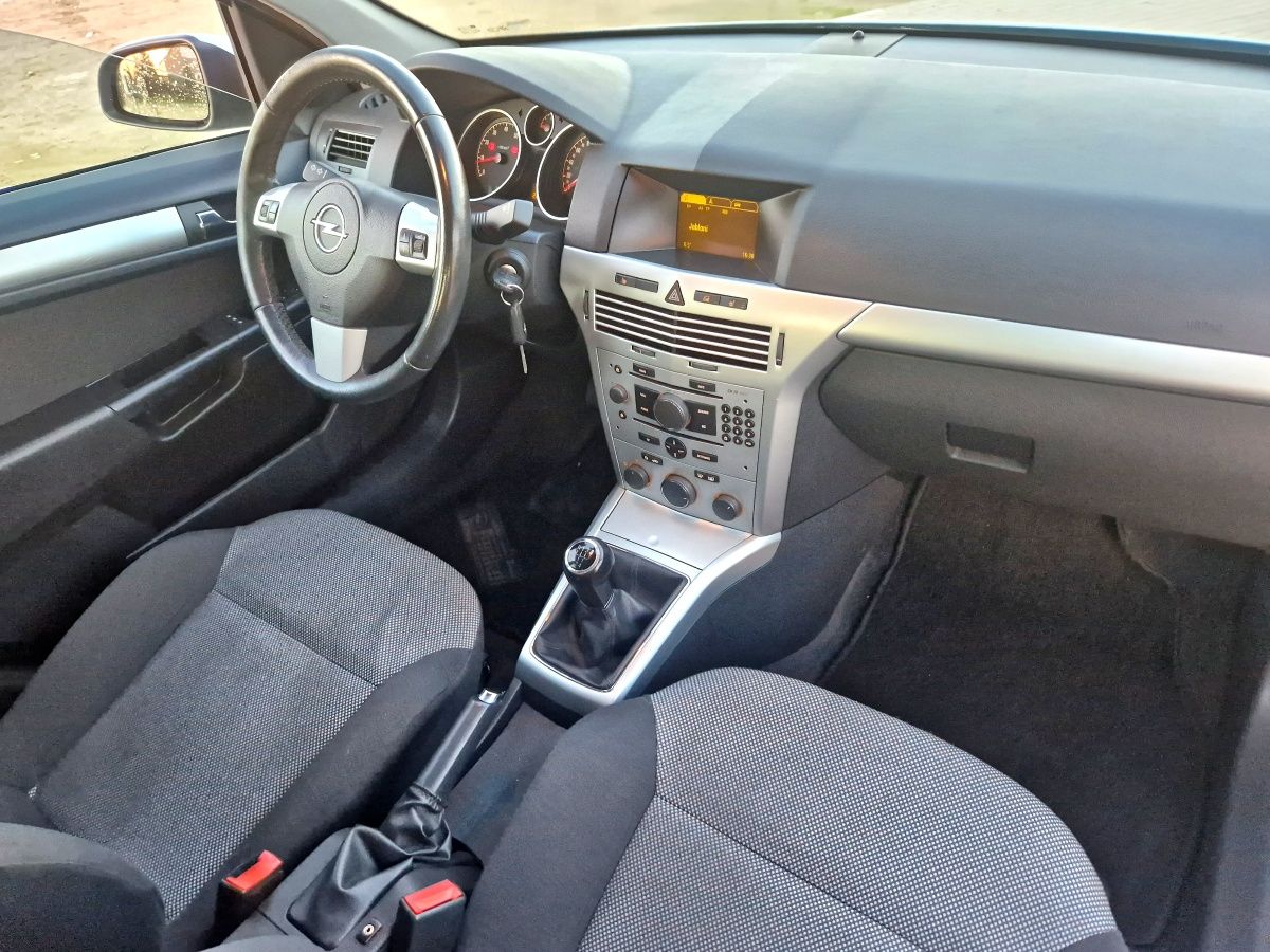 Opel Astra navi grzane fotele