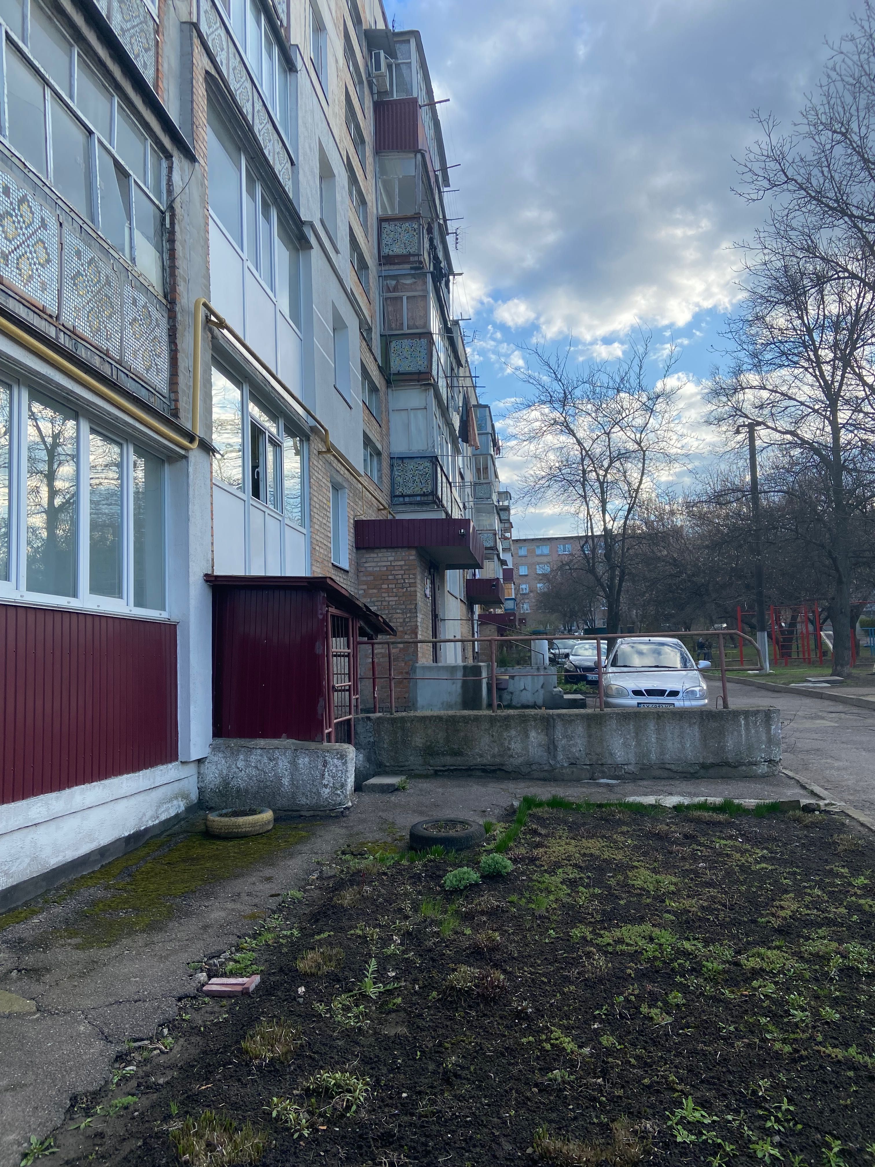 Продам 1к квартиру, 2 поверх - 35.5м2, м.Сміла, вул.Б.Хмельницького.