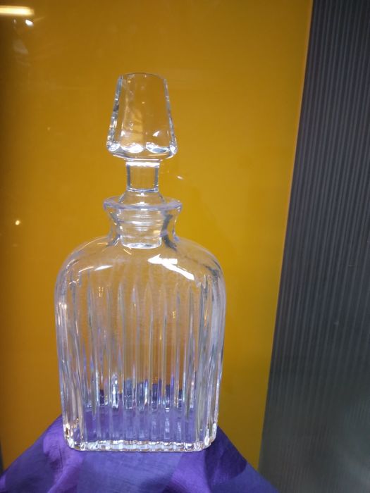 Bonito  frasco de cristal