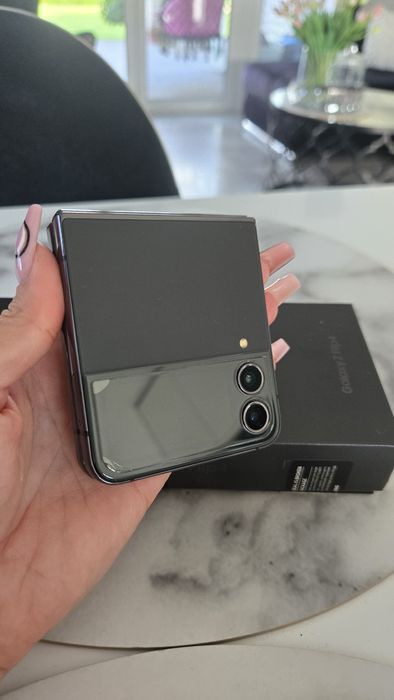 Samsung z Filip 4 + nowe etui cyrkonie
