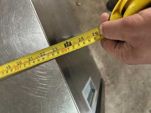 Bancada de inox com 2 portas e prateleira
