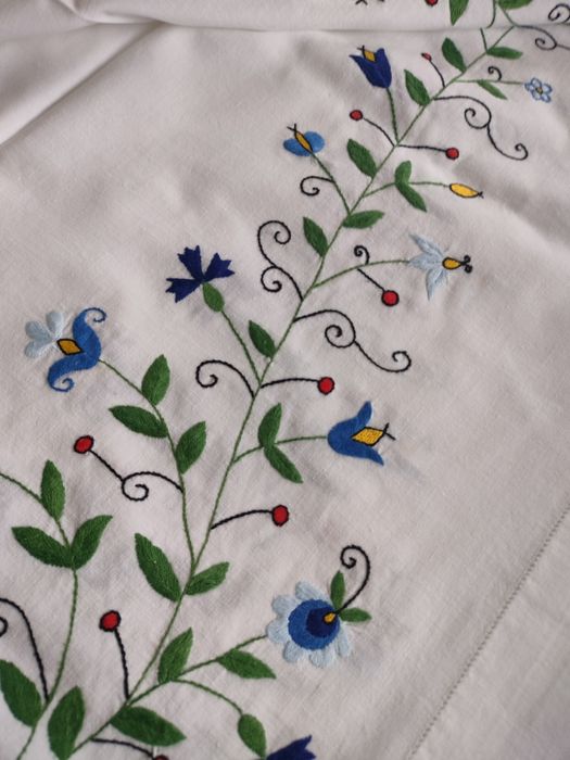 Obrus kaszubski haftowany ręcznie wymiary 145x160