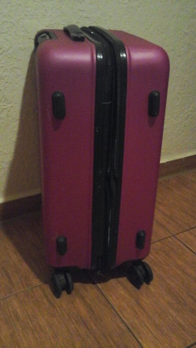 Валіза на колісах чемодан на калесах