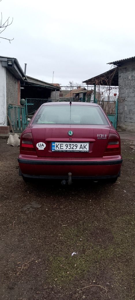 Продам семейный автомобиль