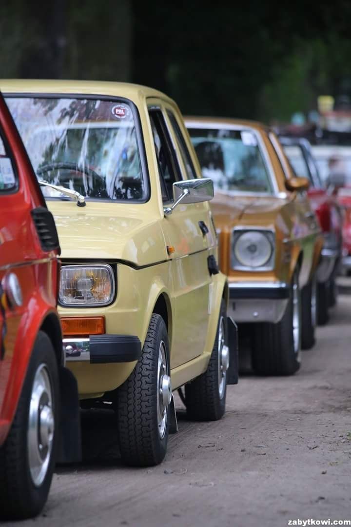 Fiat 126p rok 1983 piasek pustyni