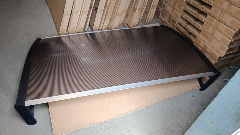 Козырек, дашок поликарбонатный с кронштейнами из полипропилена усиленн