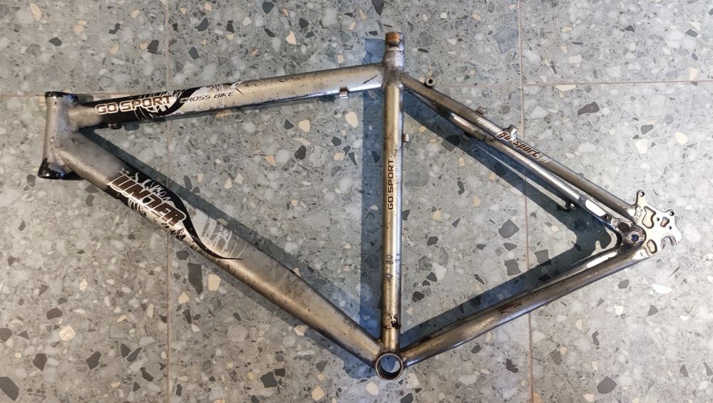 Rama aluminiowa od roweru Gosport Thunder 28" L uszkodzona