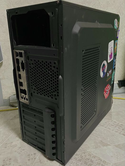 Корпус для компʼютера GameMax + кулер