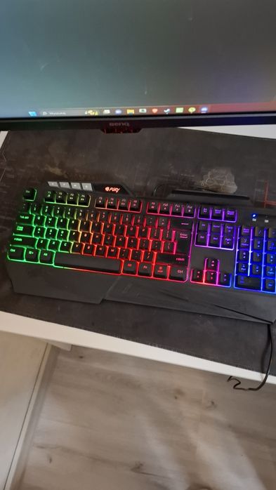 Klawiatura dla gracza Fury Skyrider świecącą duża