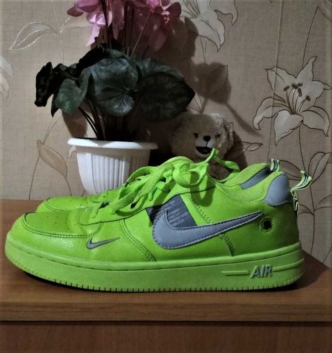 Кроссовки,кеды,сникерсы Nike салатовые 44р.