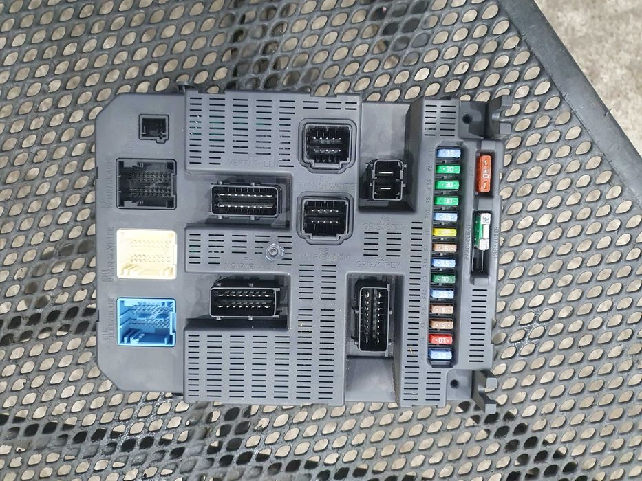 Moduł sterownik BSI Peugeot 308 T7 1.6 benzyna sprawny