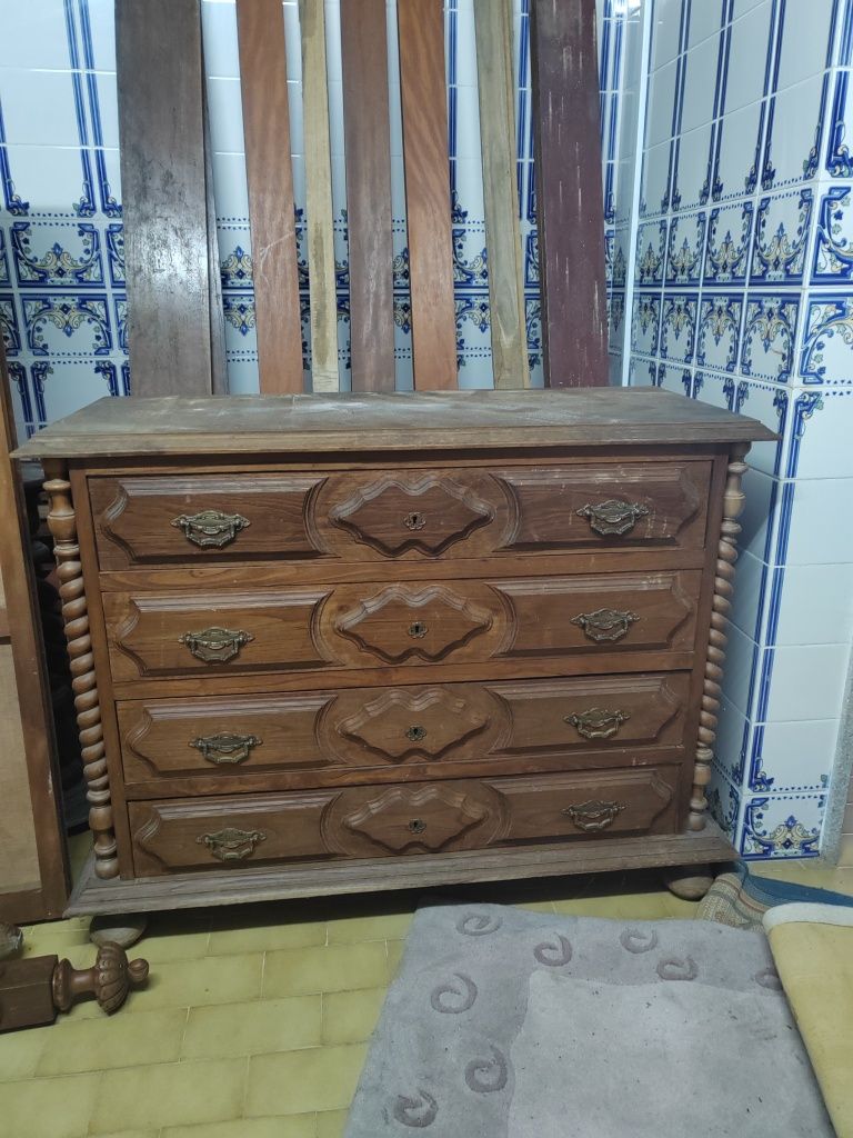 Móveis tipo antigos