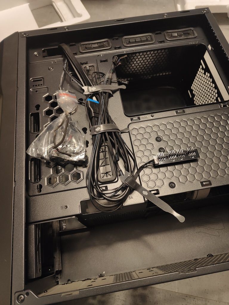 Nowa obudowa SilentiumPC Regnum RG6V TG obudowa z komputerowa ATX