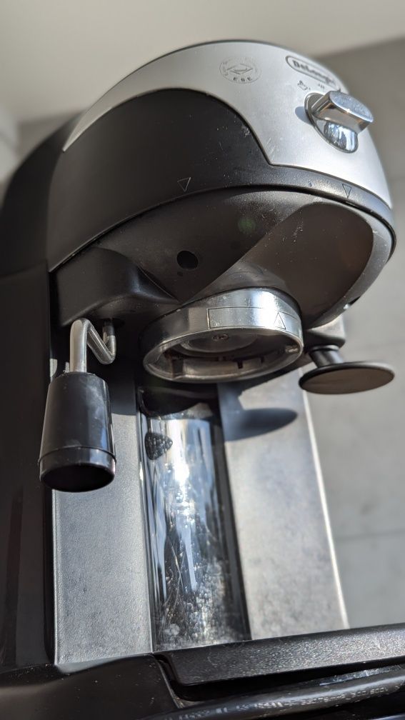 Ekspres ciśnieniowy DeLonghi Ec 221.B 1100W Czarny