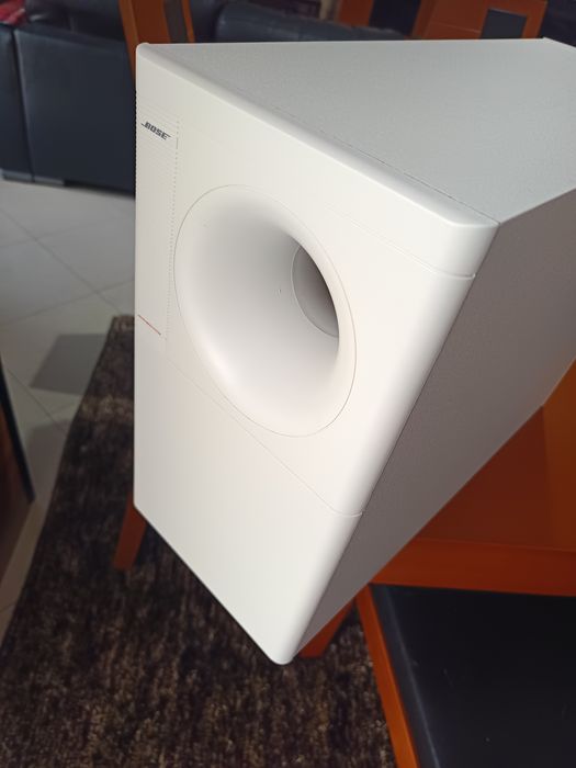 Sistema Bose Acoustimass 5 serie III em branco