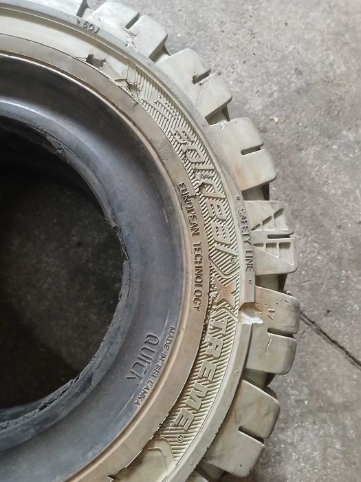 Opony pełne Solideal Xtreme 18x7-8 do wózka widłowego